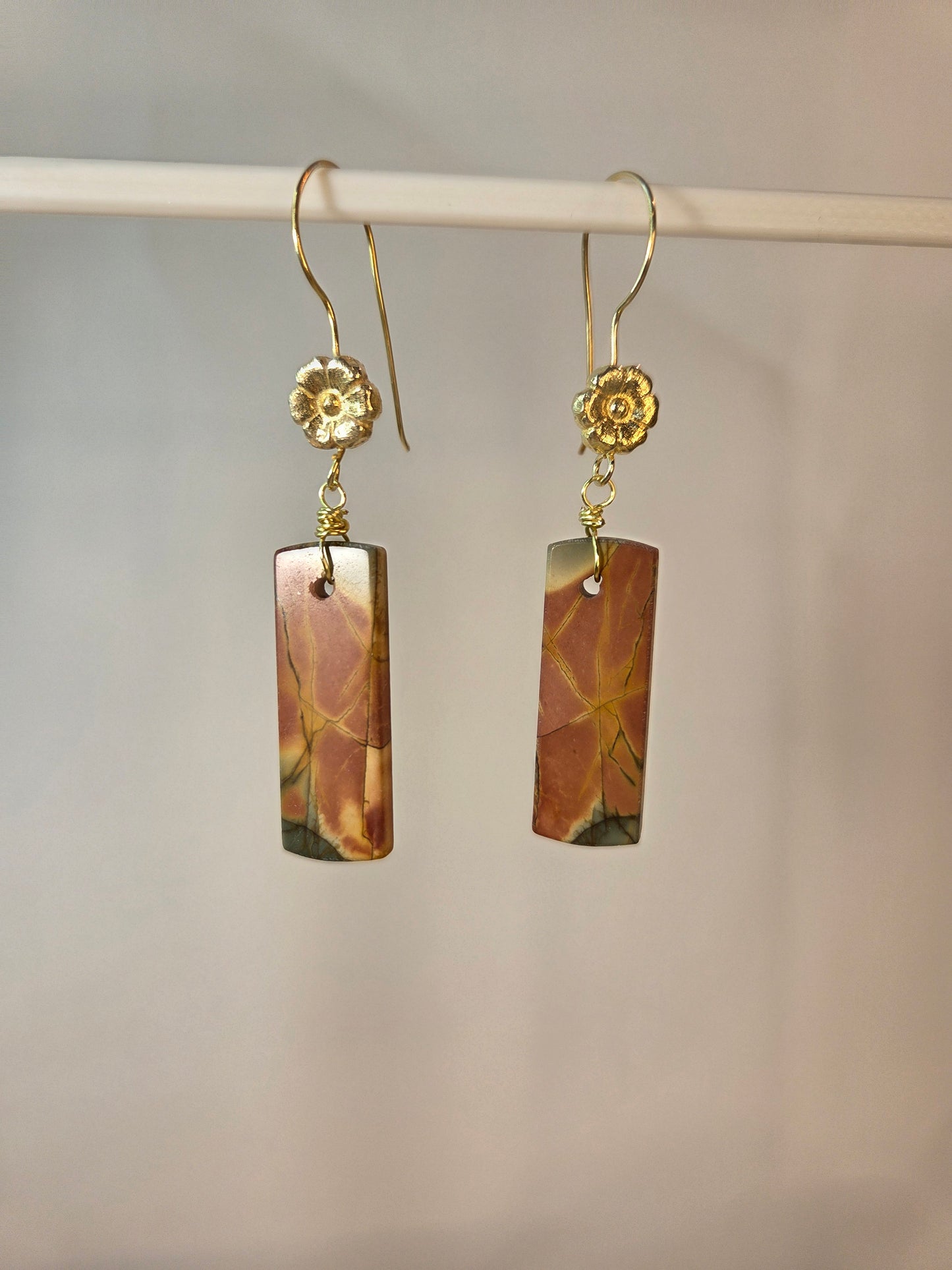Brown Stone rectangular Gold Hook With Flower